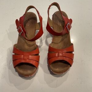 Clark’s women healed sandals